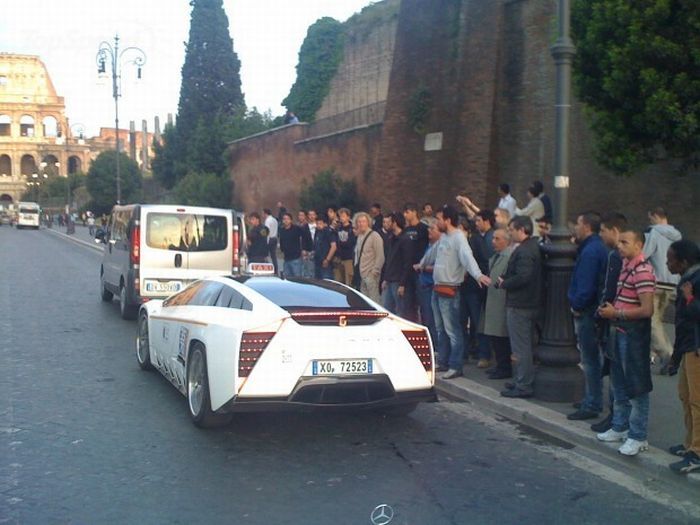 Концепт Giugiaro Quaranta в Римском такси