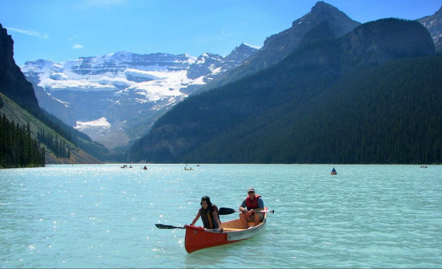 Озеро Луиза в национальном парке Банф в Канаде