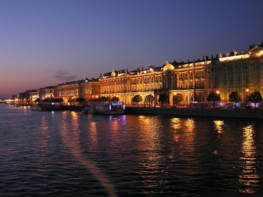 Лучшее время для путешествий в Петербург.
