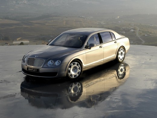 Кабриолет Bentley установил мировой рекорд скорости на льду