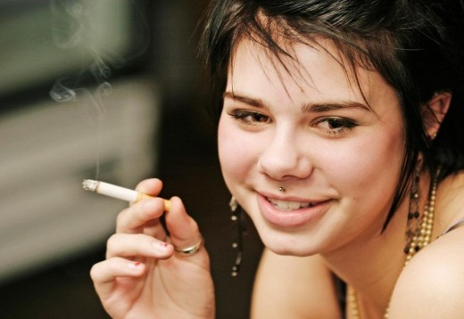 Курящие девушки рискуют заболеть шизофренией