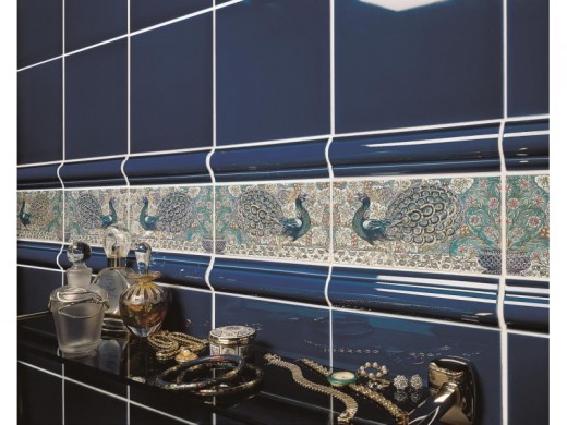 Дизайнеры «Квартирного вопроса» выбрали эксклюзивную плитку из коллекции William De Morgan от Johnson-tiles