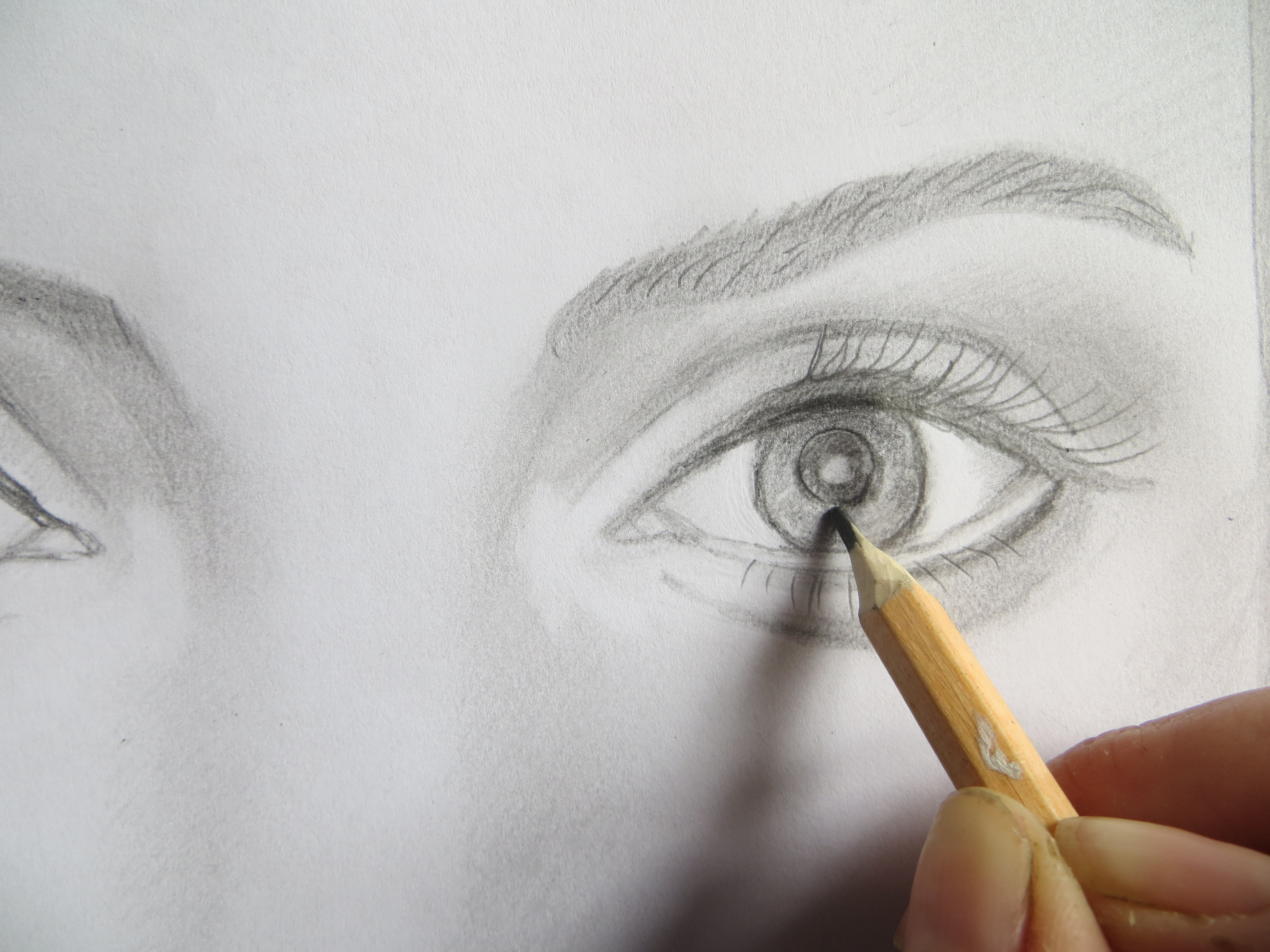 Рисование легкие красивые. Рисование карандашом. Рисунки карандашом. Карандаш для глаз. Красивые рисунки карандашом.