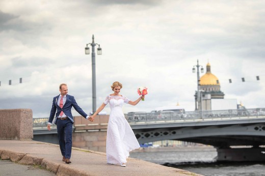 Лучшие места в Петербурге для свадебных фотосессий