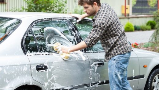Как отмыть окна автомобиля и выбрать средство для стекол