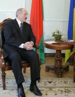 Лукашенко призвал решить проблему взаиморасчетов с Украиной
