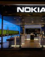 Чистая прибыль Nokia снизилась более чем в два раза
