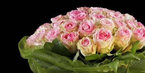 Божественные розы в удивительных букетах цветов «Мосцветторга»