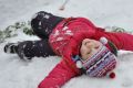 Как развлечь ребенка на улице зимой?
