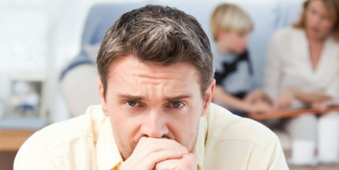 Стресс из-за финансовых проблем может вызывать физическую боль