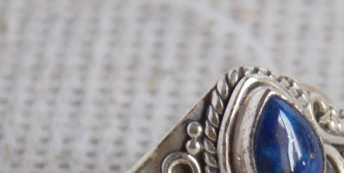 Лазурит в серебряных украшениях: лечебные свойства и описание