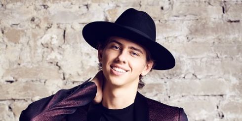 Об успехе ВладиМира с хитом Бруно Марса на Top Disco Pop сообщило «Русское Радио»