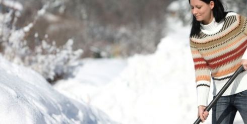 Как правильно убирать снег с территорий