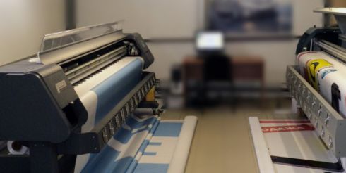 Широкоформатная печать по выгодным ценам, где она используется