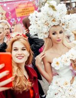 Русская Барби организовала парад блондинок