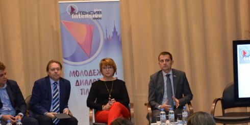 «Россия — моя страна. Политика государства в отношении молодежи: формальности и реальность»