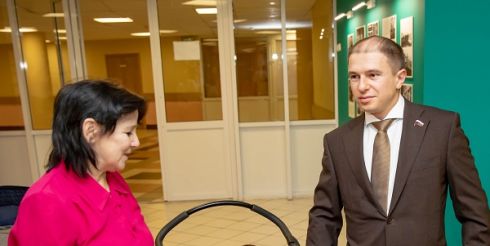 Содействие в решении жилищной проблемы ребенка-инвалида пообещал Михаил Романов