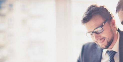 Как начать сотрудничать с самозанятыми: нюансы, риски и подводные камни