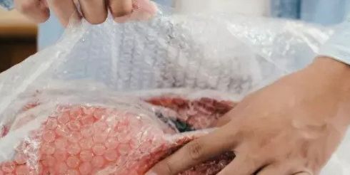 Основные преимущества воздушно-пузырчатой упаковочной  пленки