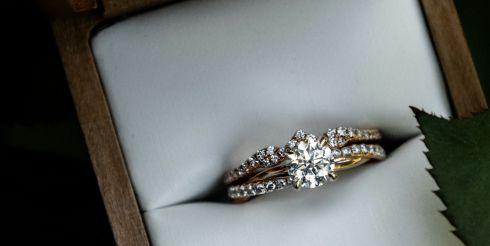 Помолвочные кольца: символ любви и обещания