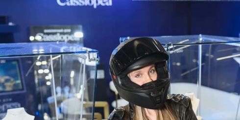 Ювелирный бренд представил цифрового аватара — искусственный интеллект «Касси» на Junwex 2025