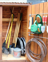 Как правильно хранить садовый инвентарь в холодное время года