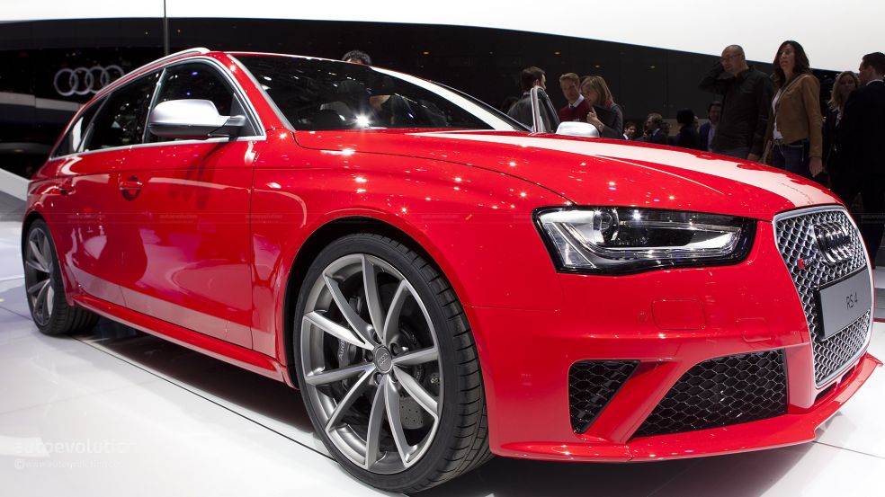 Audi представила RS 4 Avant третьего поколения