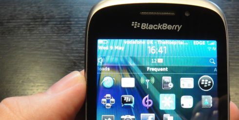 Обзор смартфона BlackBerry 9320 Curve