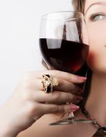 Как алкоголь влияет на женщину