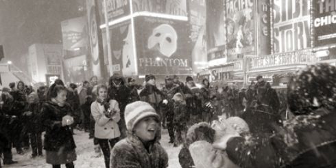 Снежки на улицах Нью-Йорка