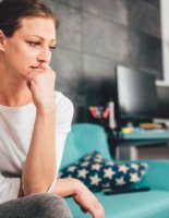 Как стресс влияет на женское здоровье: связь эмоций и цикла